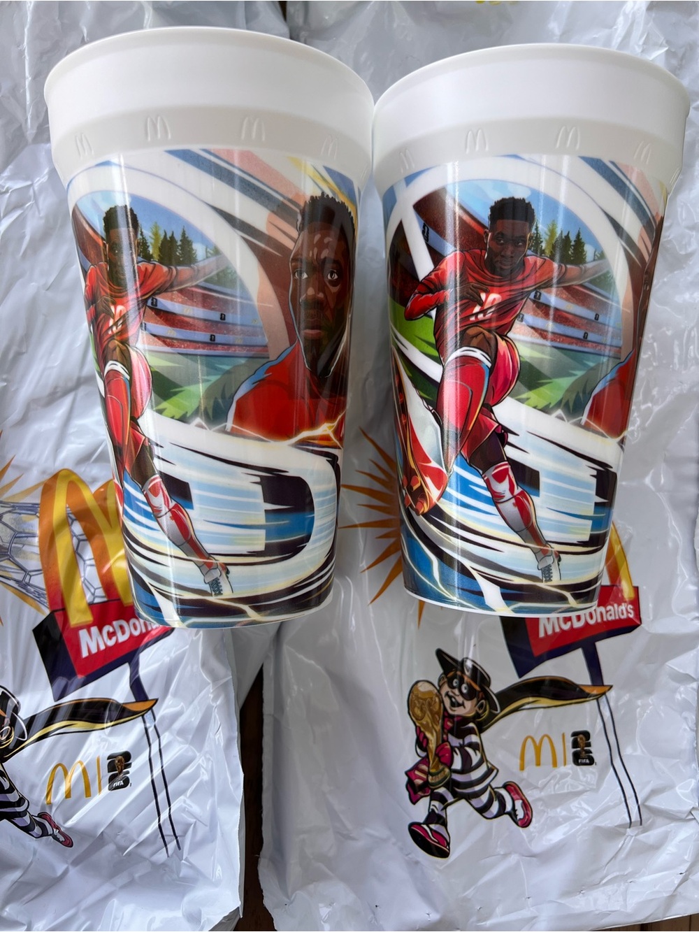 McDonald’s FIFA 2026 Alphonso Davies / Team Canada / Set of 2 Cups / New - Picture 4 of 5